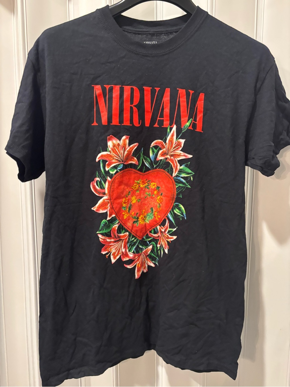 Nirvana Men's Black Graphic Heart & Lily T-Shirt Size Medium